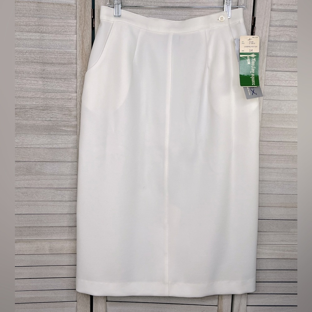 Classic White Midi Pencil Skirt with Front Seam